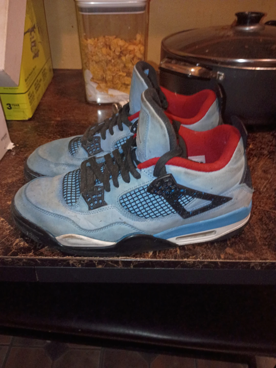 Air Jordan 4 Retro Travis Scott Sneakers