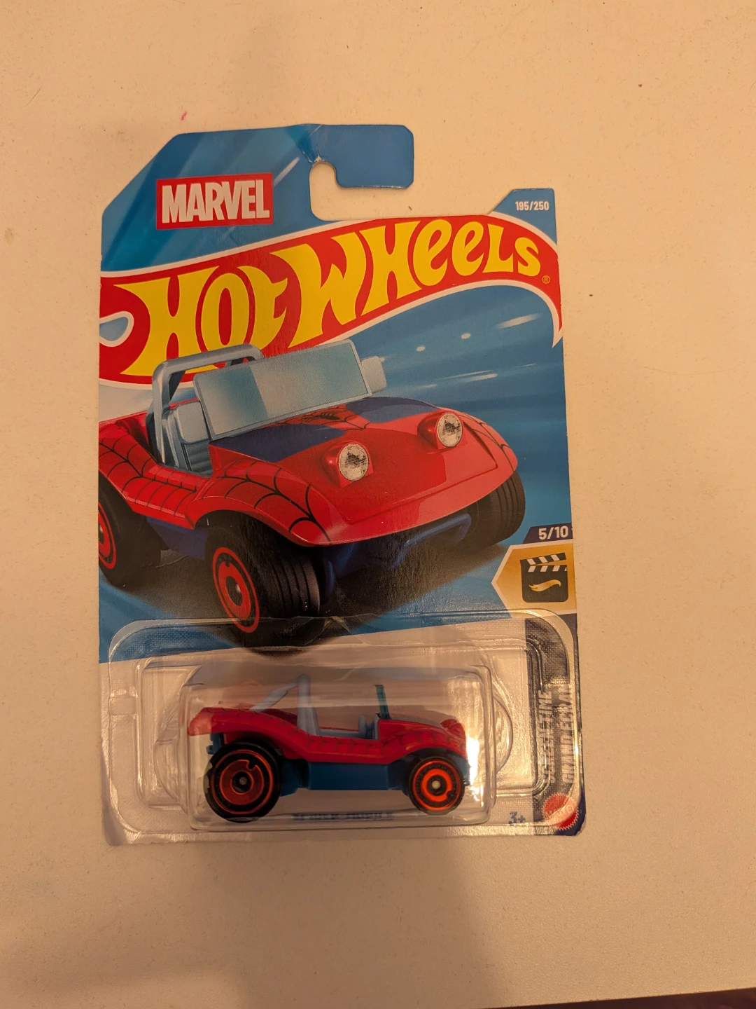 Hot Wheels Marvel Spider-Mobile - photo 3