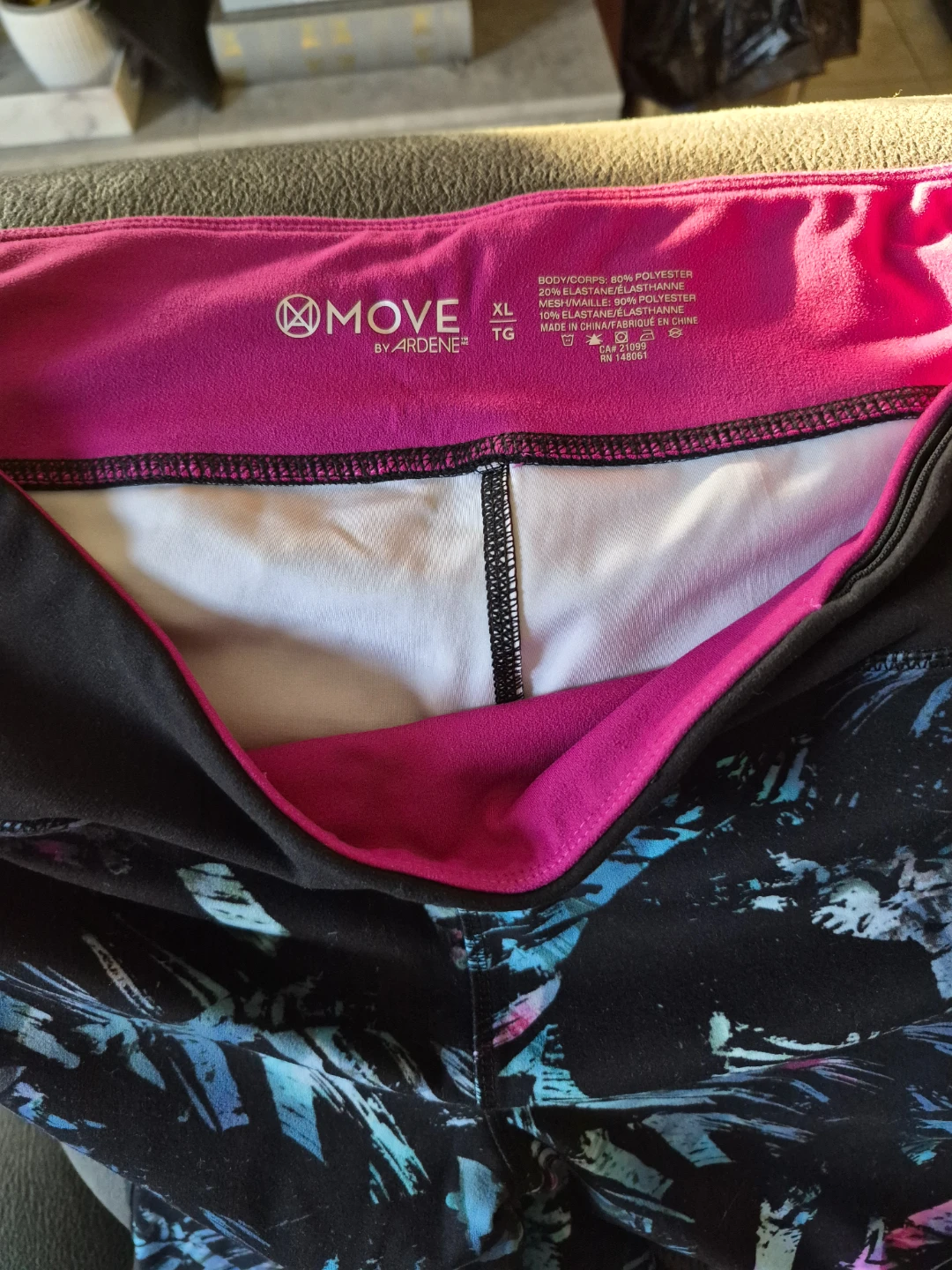 MOVE by Ardenes Capris