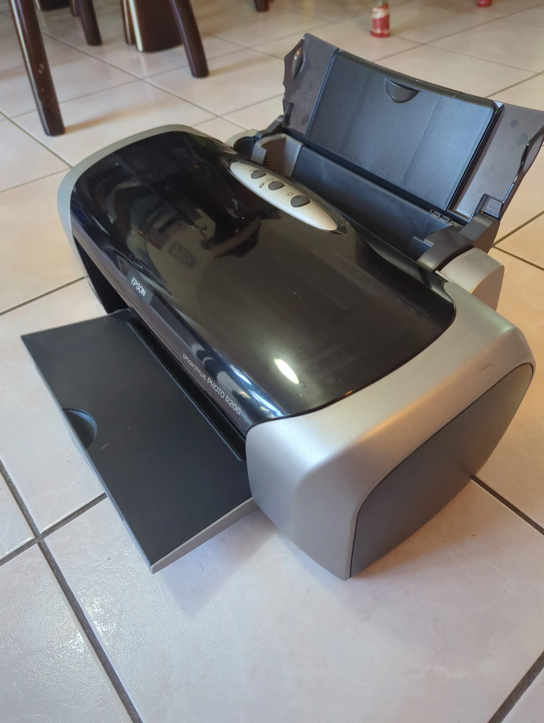 Epson Stylus Photo R200 Printer - photo 3