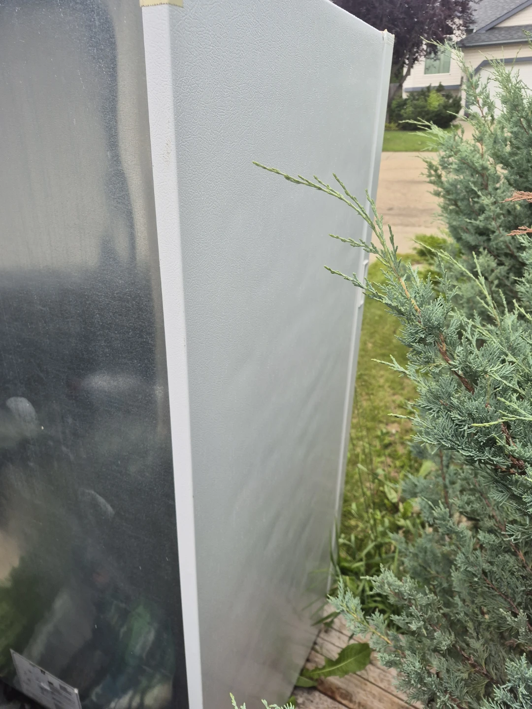 Frigidaire white Freezer - photo 3