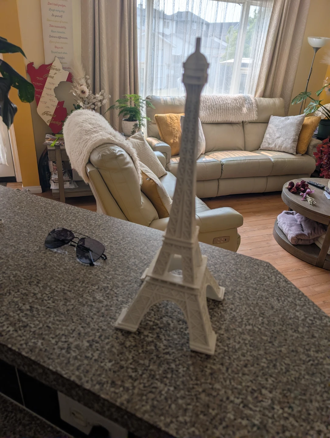 White Eiffel Tower Decorative Figurine