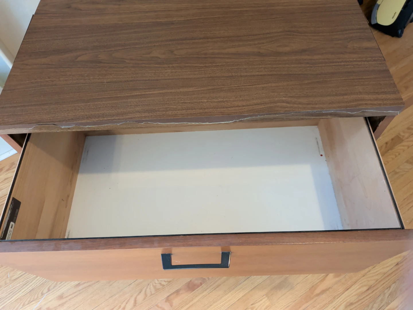 Vintage 2-Drawer Filing Cabinet - photo 4
