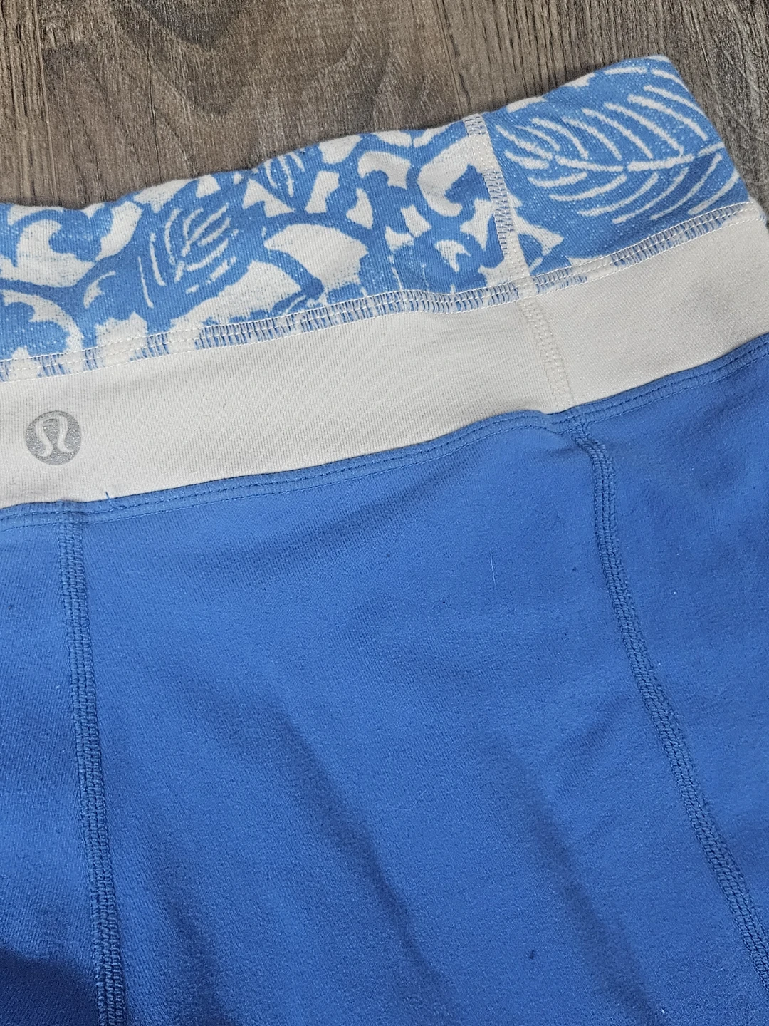 Lululemon flared yoga pants (2 pairs) - photo 2
