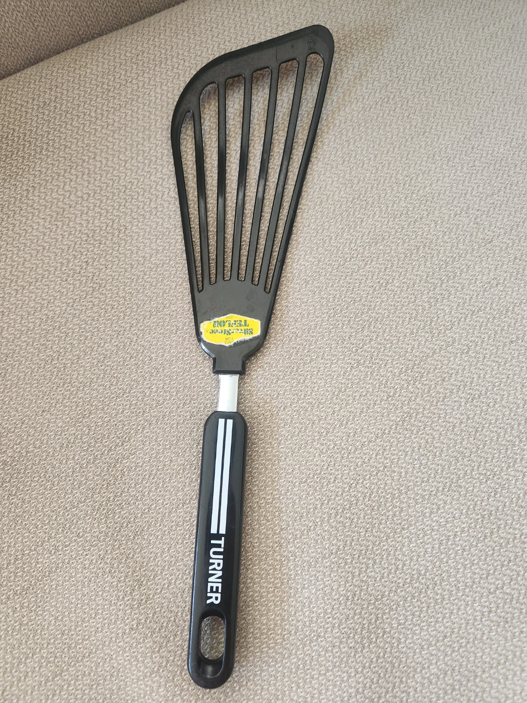 SilverStone Black Slotted Fish Turner