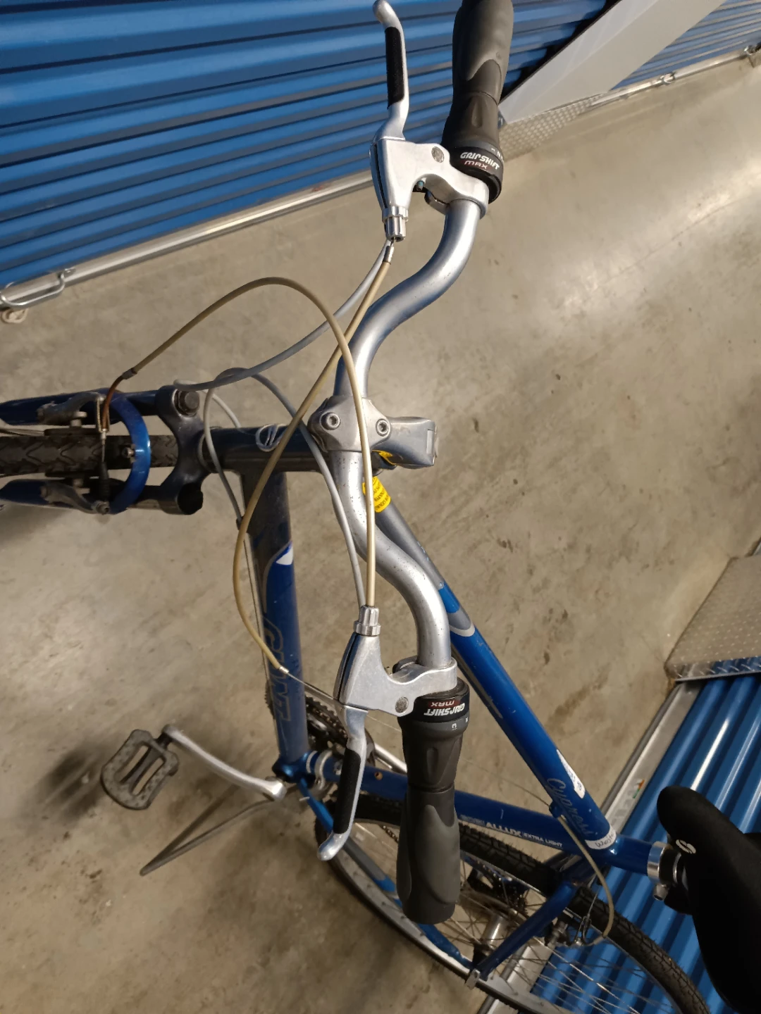 Giant Cypress Women's Hybrid Bike - photo 4