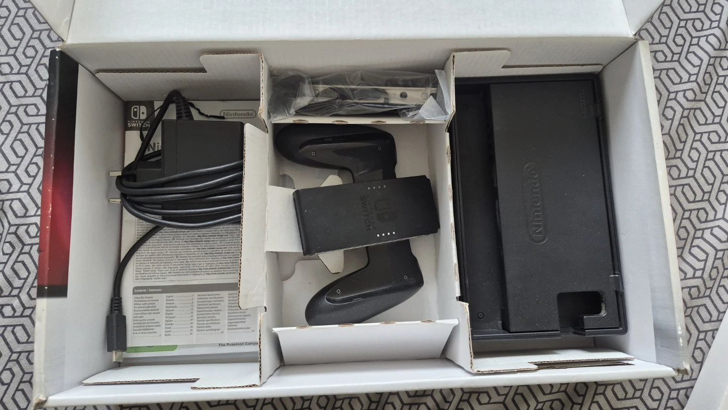 Nintendo Switch - photo 3