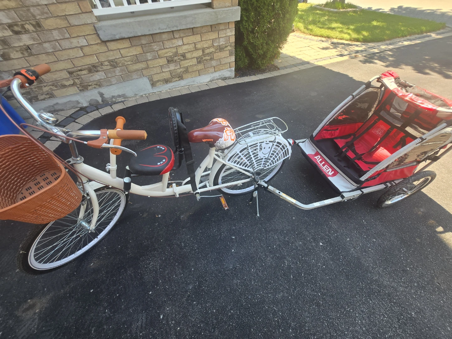 White Retro folding bicycle with Allen Child Trailer - photo 2