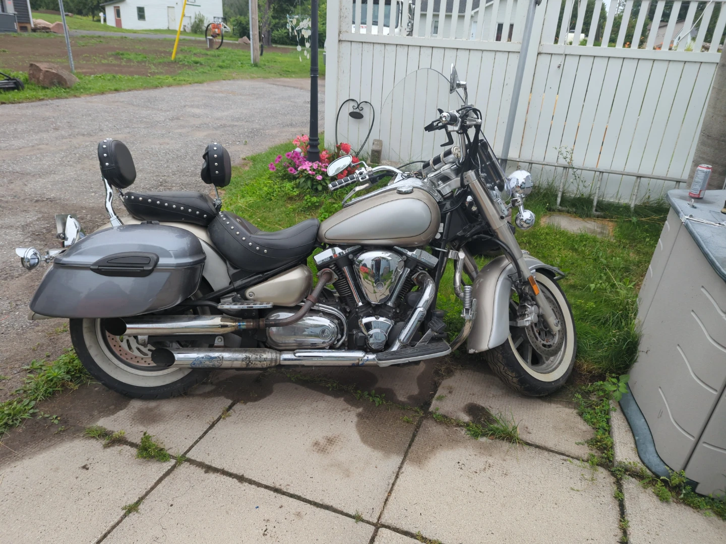 Silver Cruiser Motorcycle with Saddlebags - photo 3