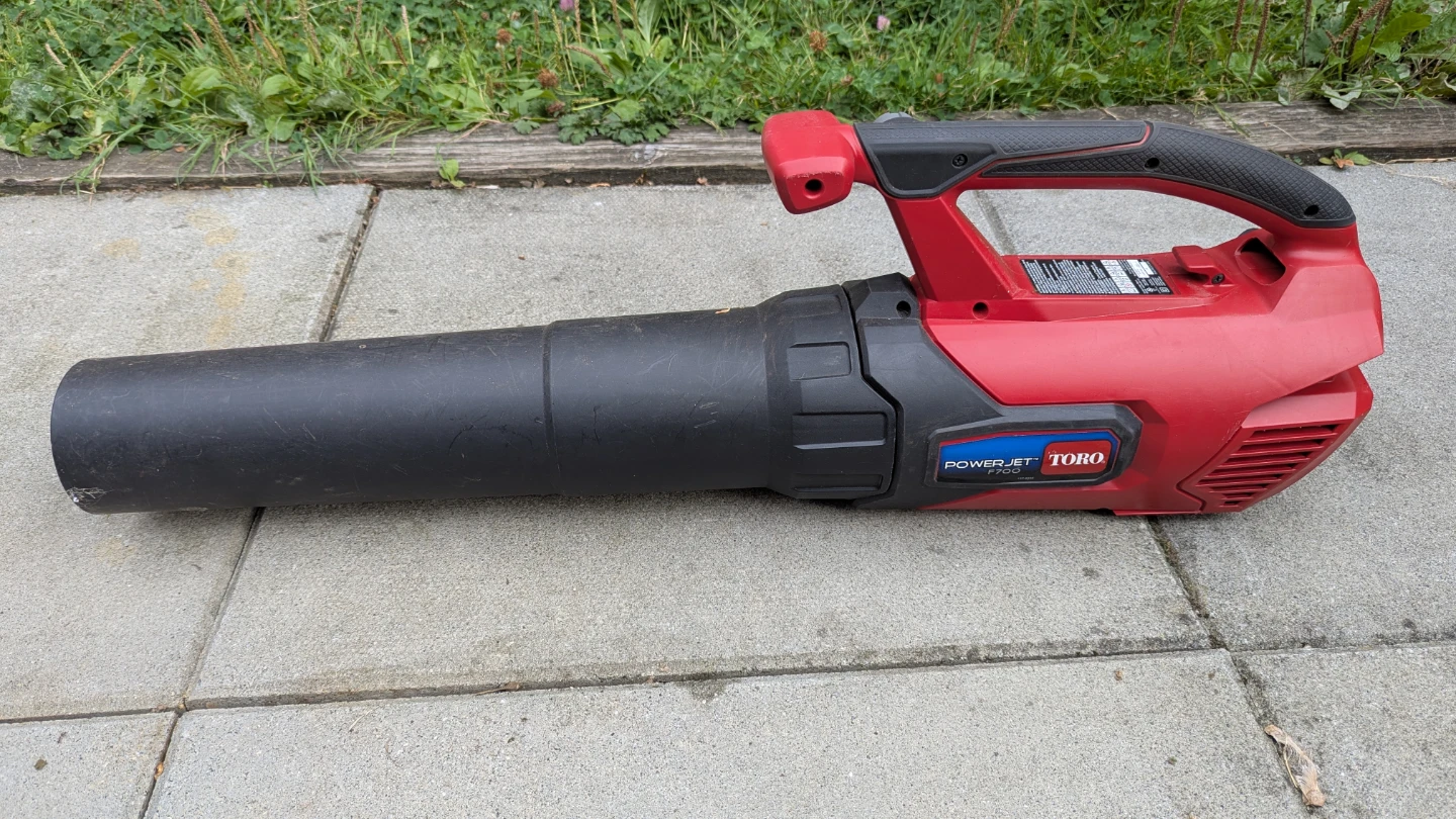 Toro PowerJet F700 Electric Leaf Blower - photo 2