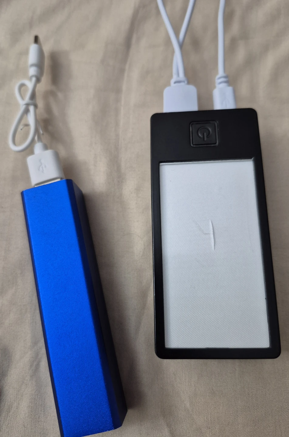 2 EYE Power Bank 4400mAh individual