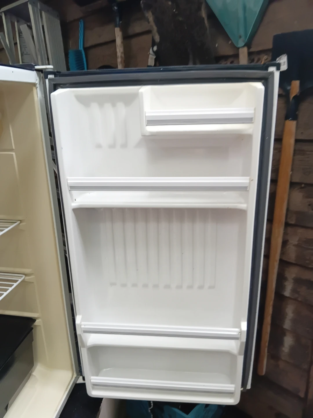 White Danby Compact Mini Fridge - photo 3