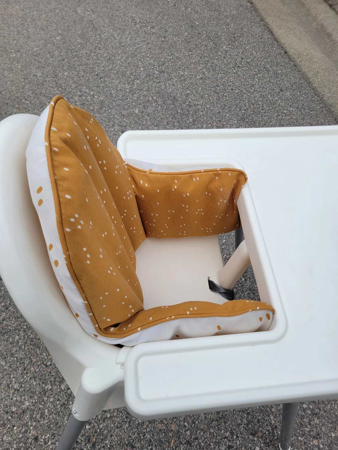 Baby High Chair with Removable Tray & Patterned Cushion Insert - photo 4