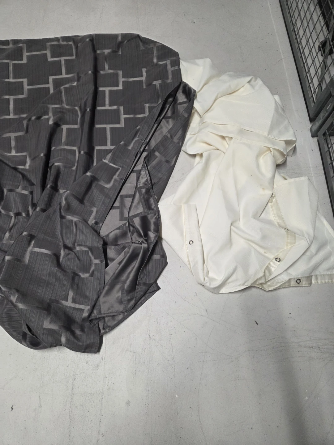 Set of two curtains