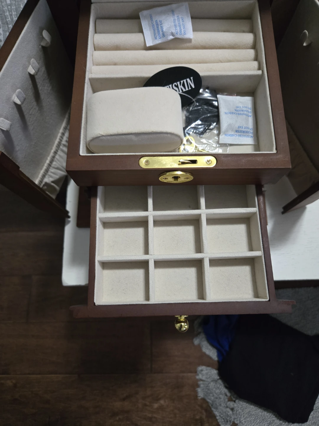 Wooden Jewellery Box with Drawers - photo 3