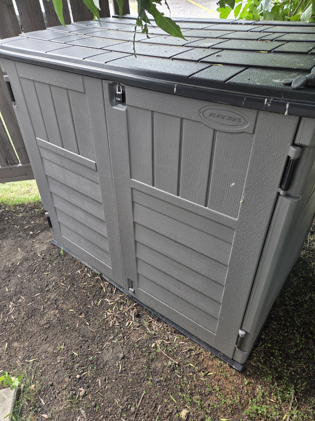 Suncast mini storage shed - photo 3