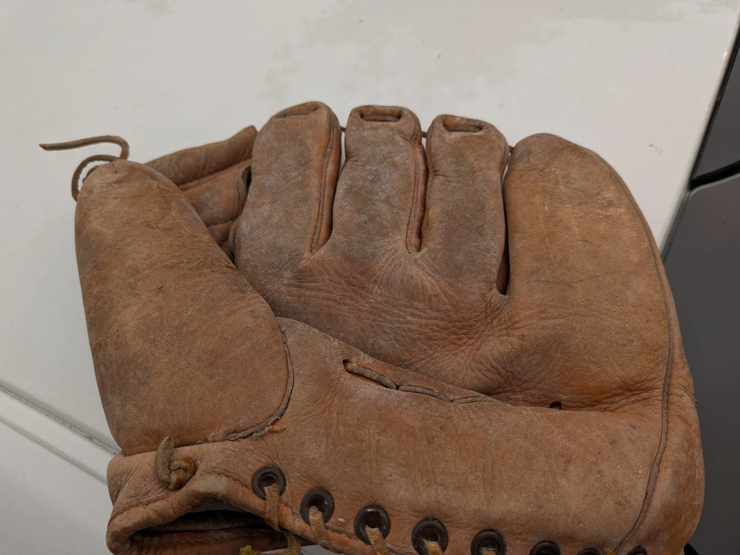 Cooper Weeks Vintage Leather Baseball Glove - photo 2