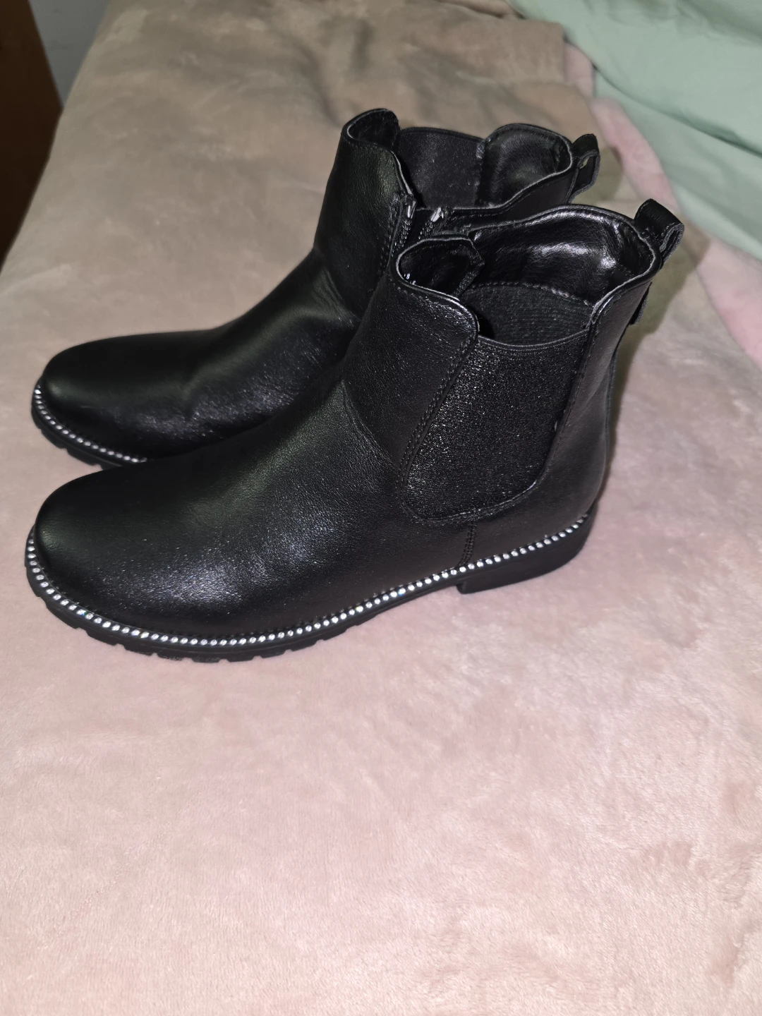 Black "The Children's Place" Boots Size 4 - photo 2