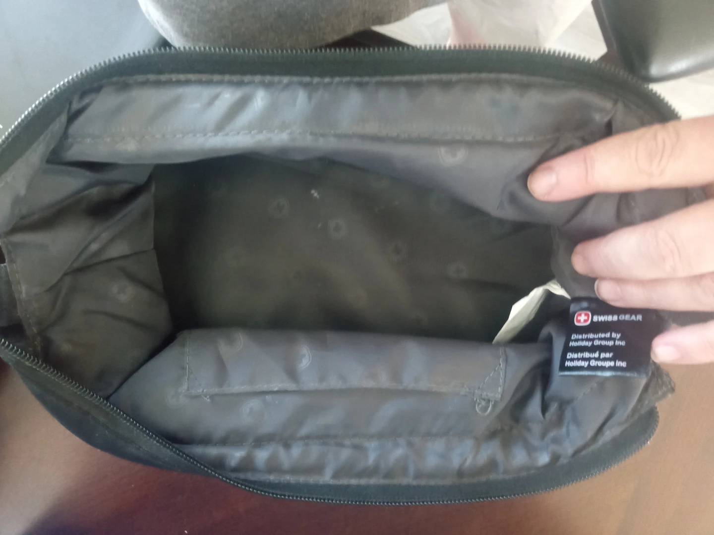 Swiss Gear Toiletry Bag - photo 2