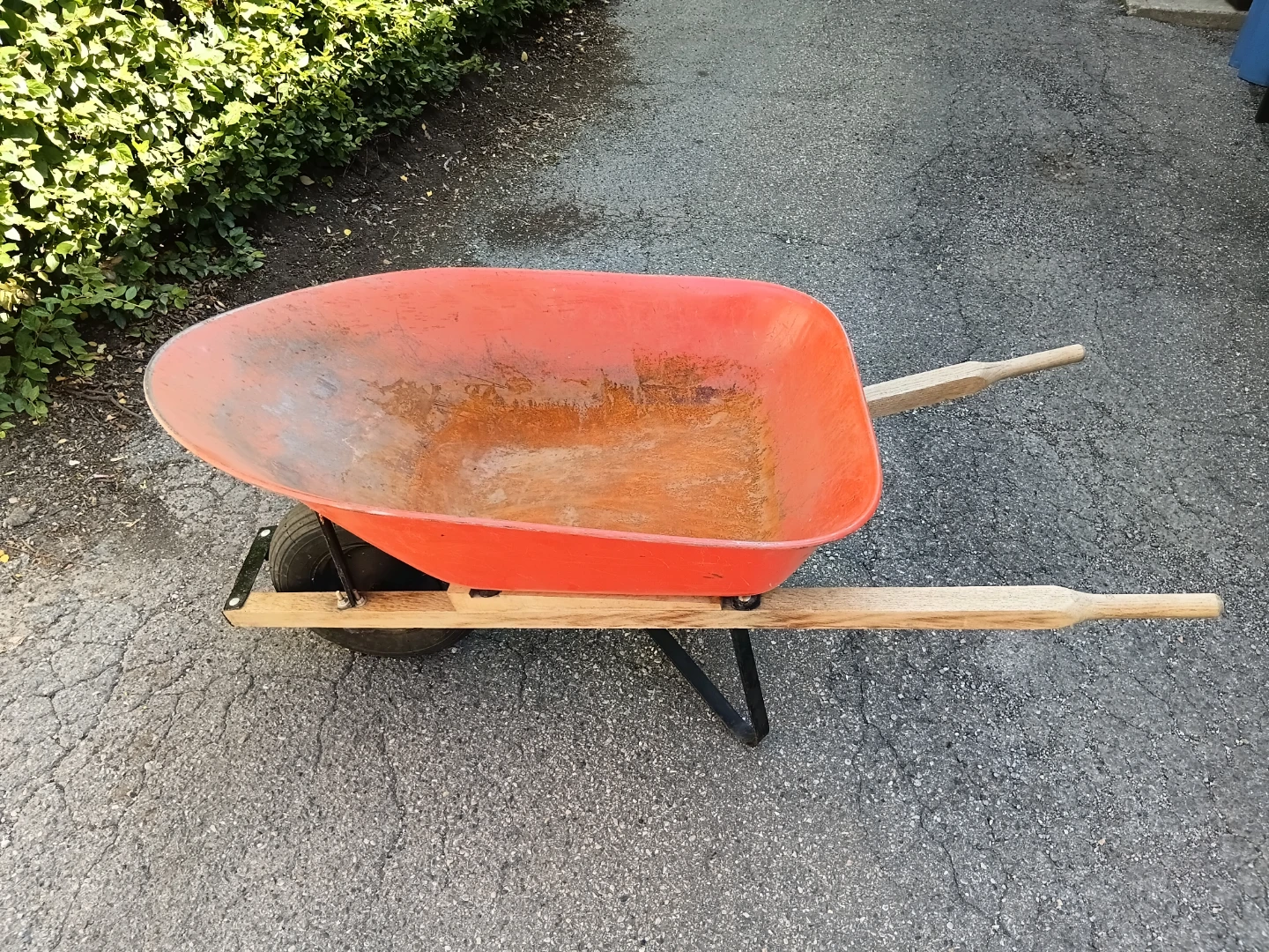 Heavy Duty Industrial Metal Wheelbarrow