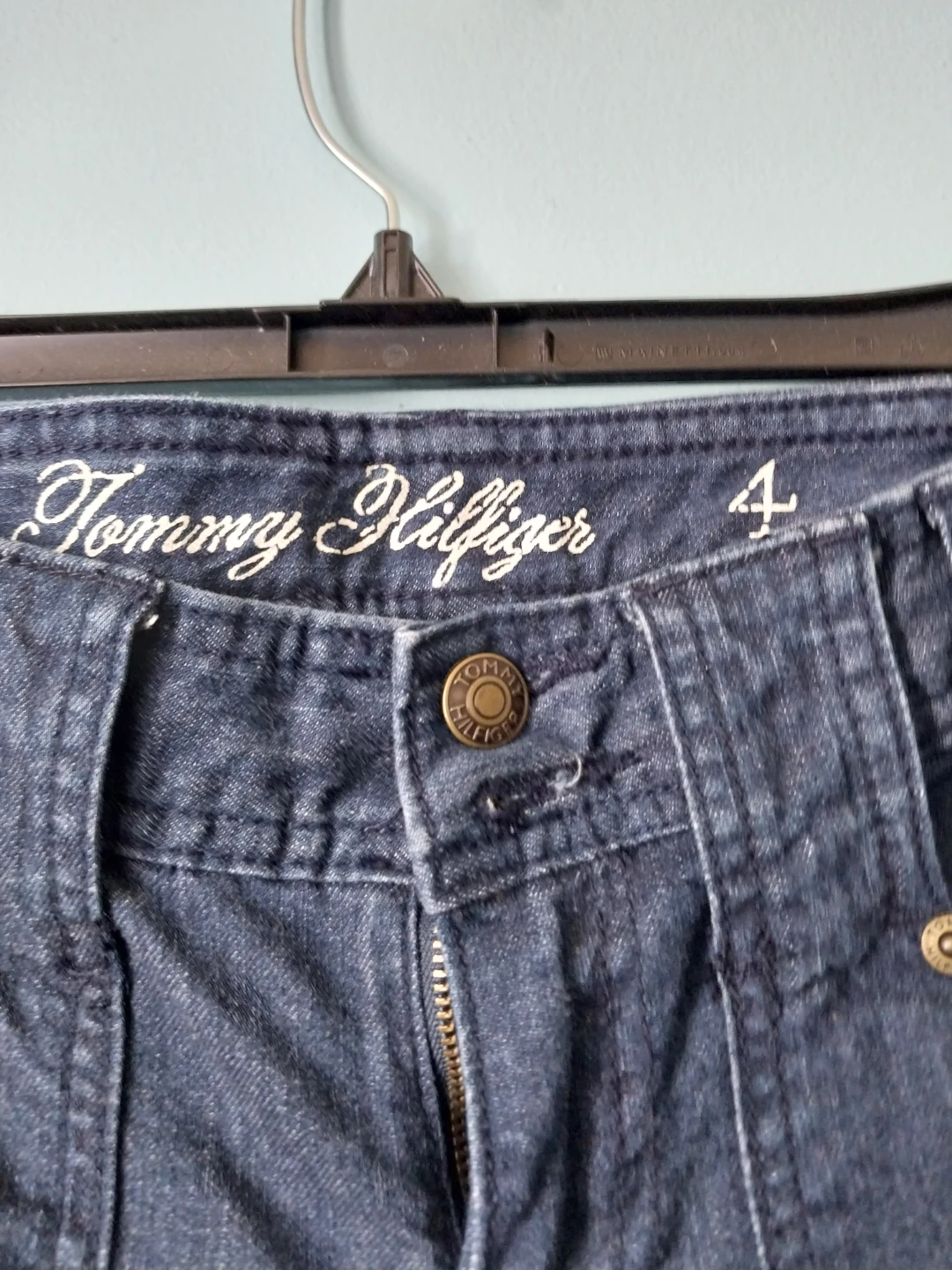Tommy Hilfiger Women's Cropped Jeans Size 4. Location ⬇️ - photo 3