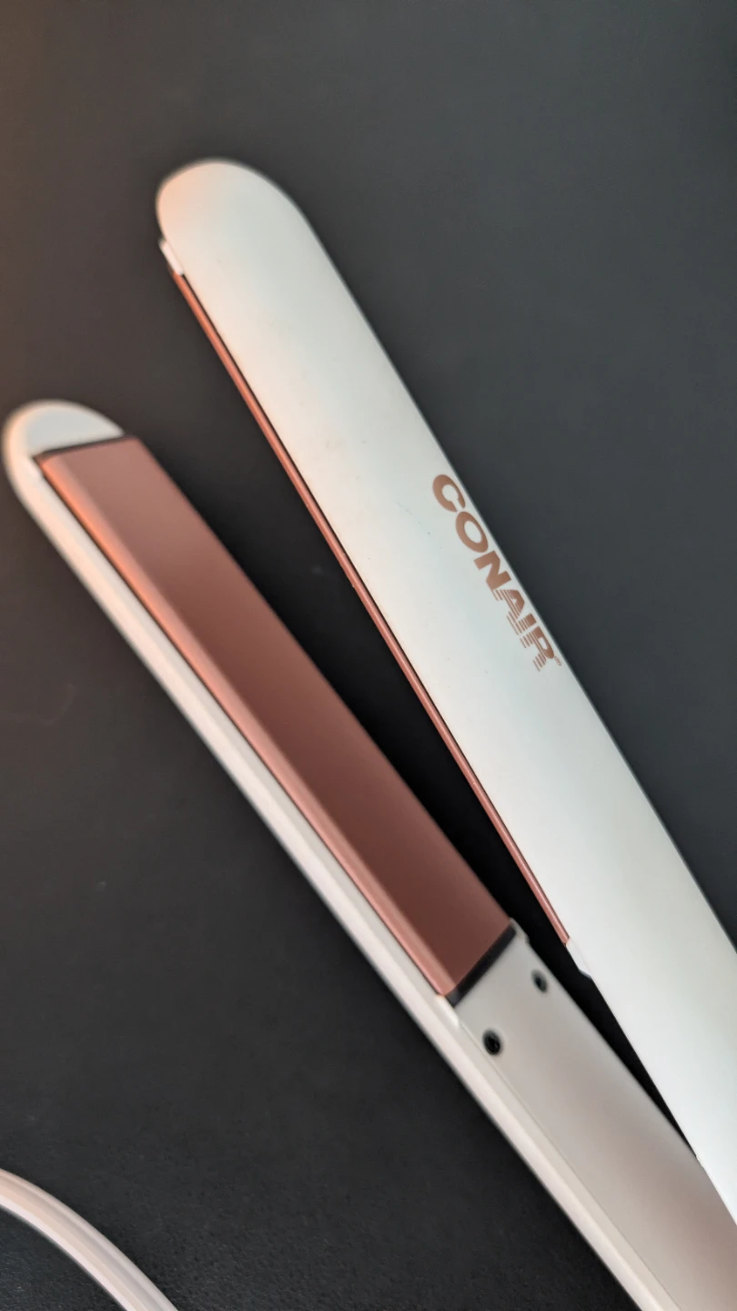 Conair White Flat Iron