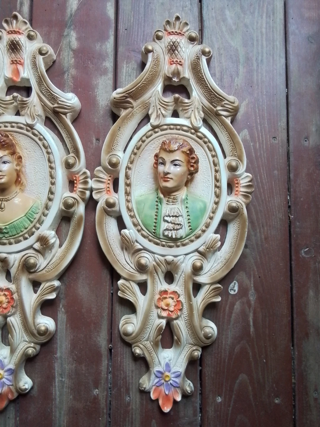 XL Vintage 1970s Hollywood Regency Chalkware Wall Plaques - photo 3