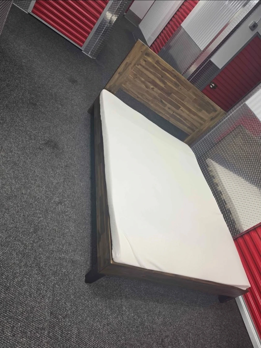 Free queen mattress - photo 2