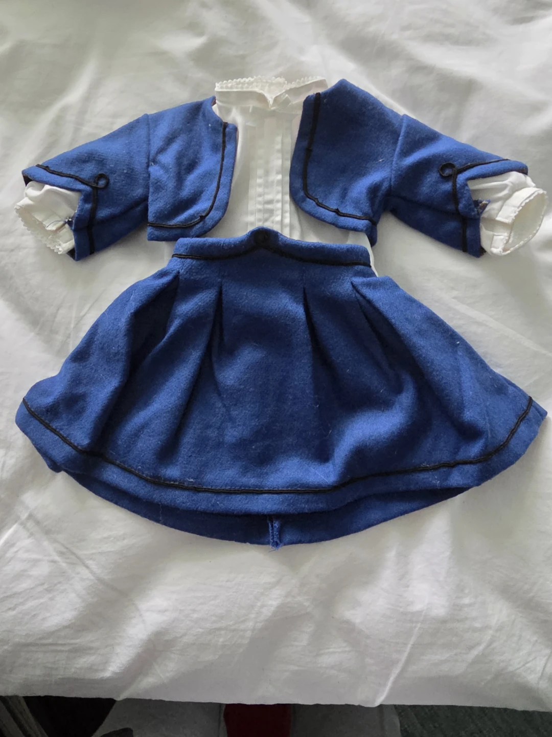 Assorted American Girl doll clothes and accessories - photo 2