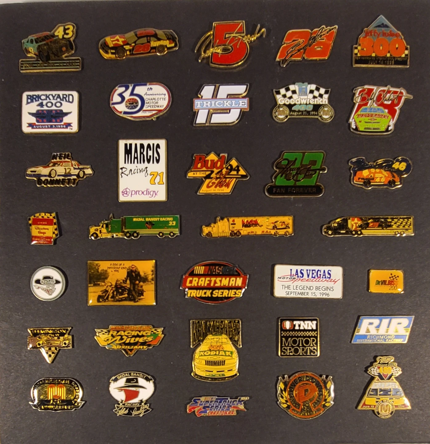34 Varied Commemorative Car Racing pins