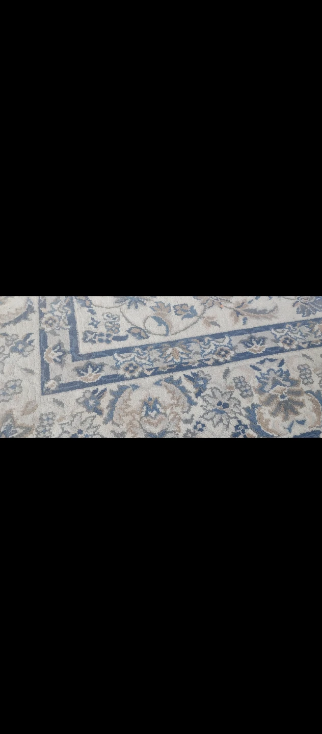 Area Rug with Floral Pattern - photo 2