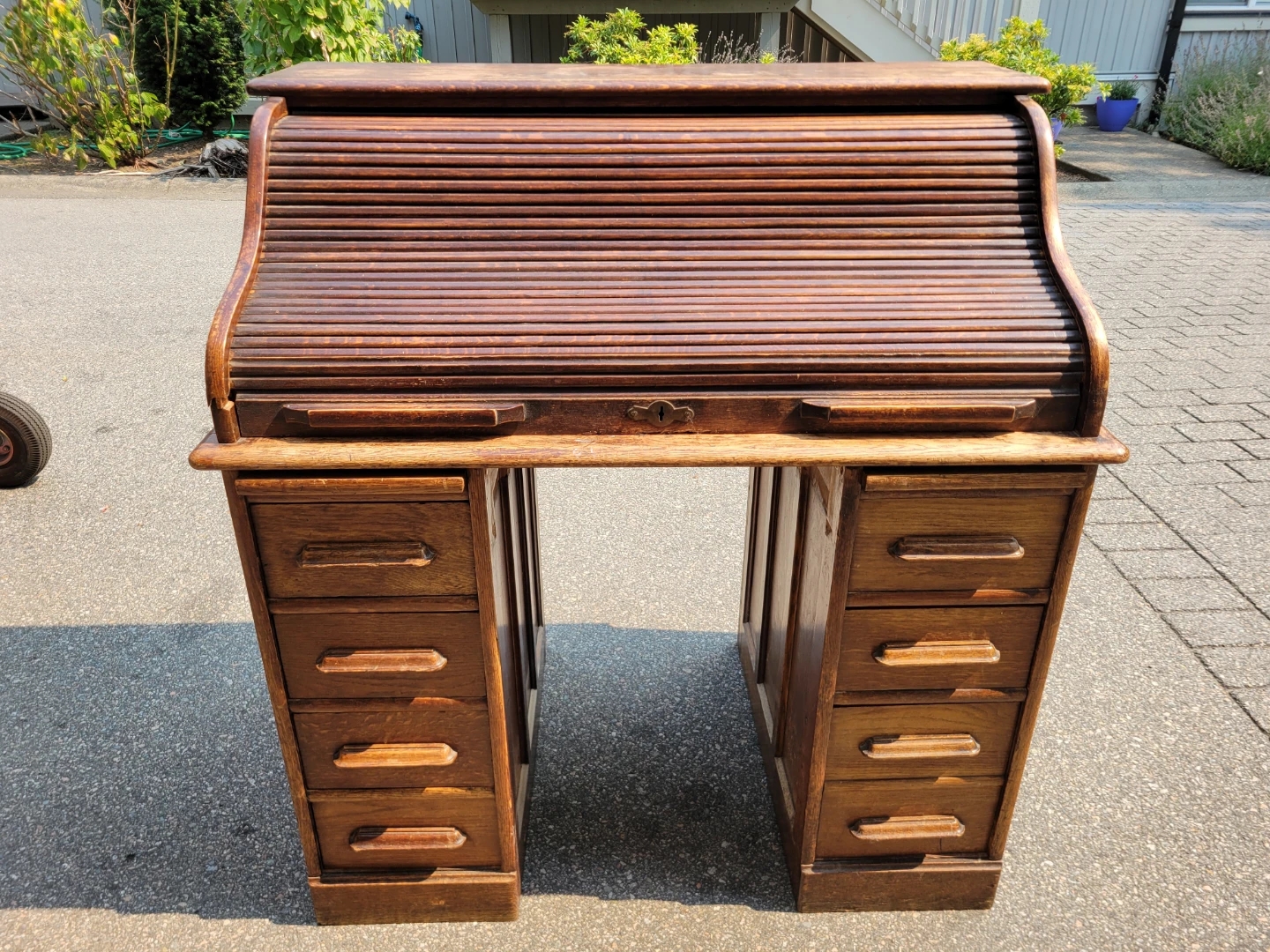 Compact Vintage Solid Wood Roll-Top Desk (42" W x 26" D x 44" H) - photo 3
