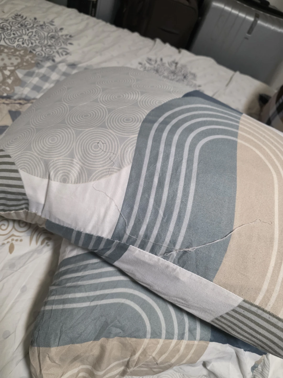 Pillows - photo 2