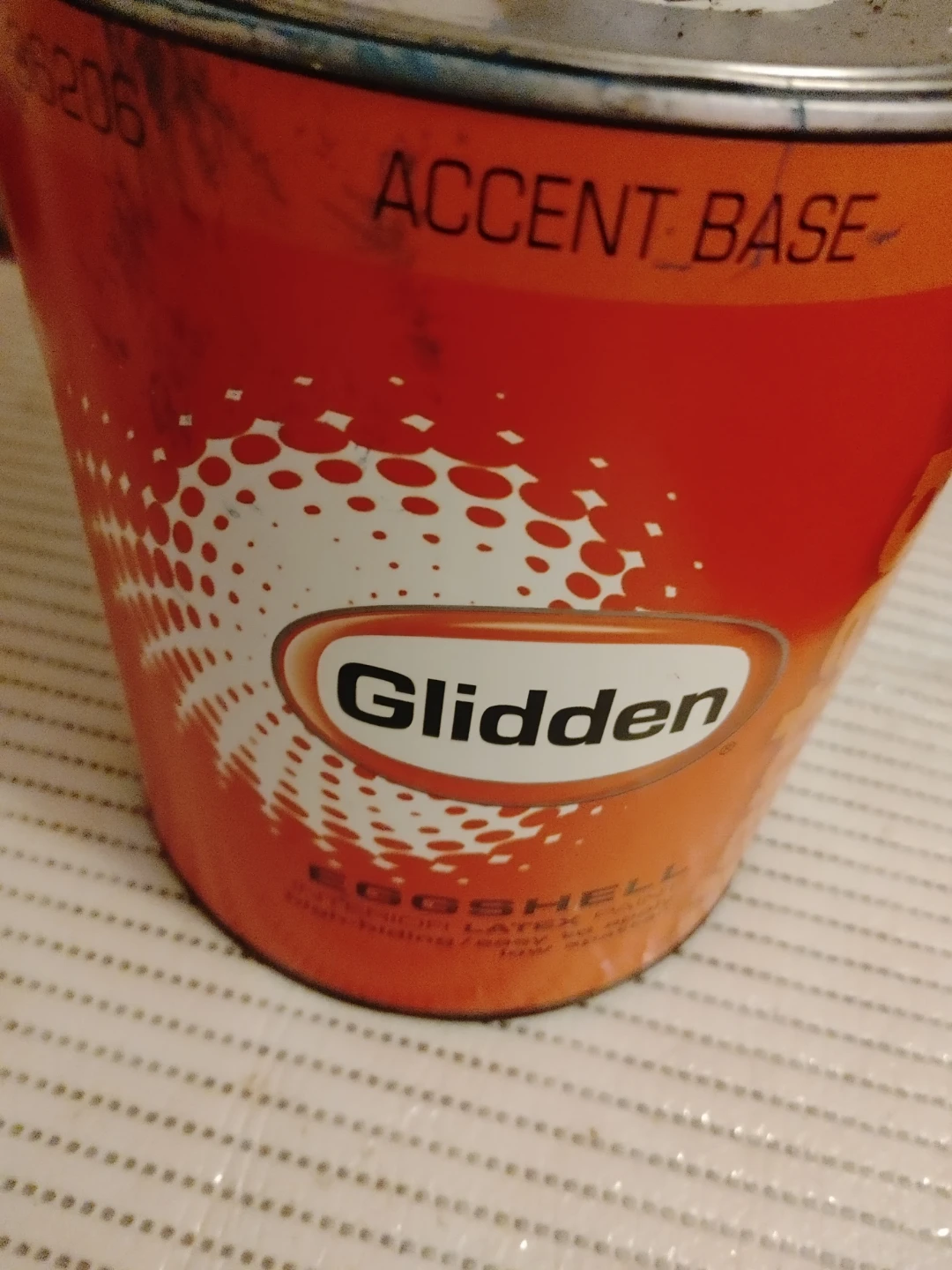 Glidden eggshell latex paint