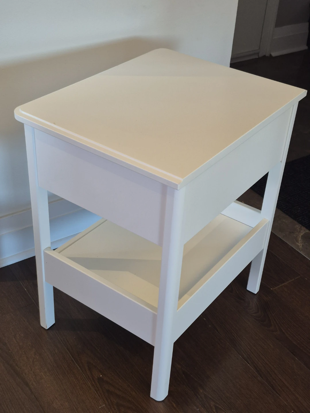 Night Table/Side Table