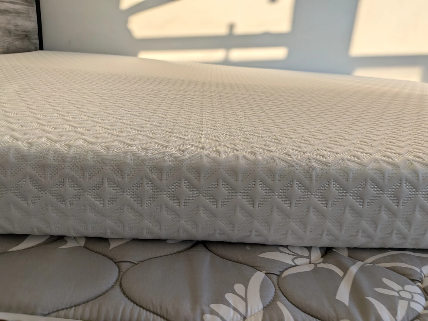 BedStory Mattress topper - 4 inches **Pickup date: Aug 21 only** - photo 3