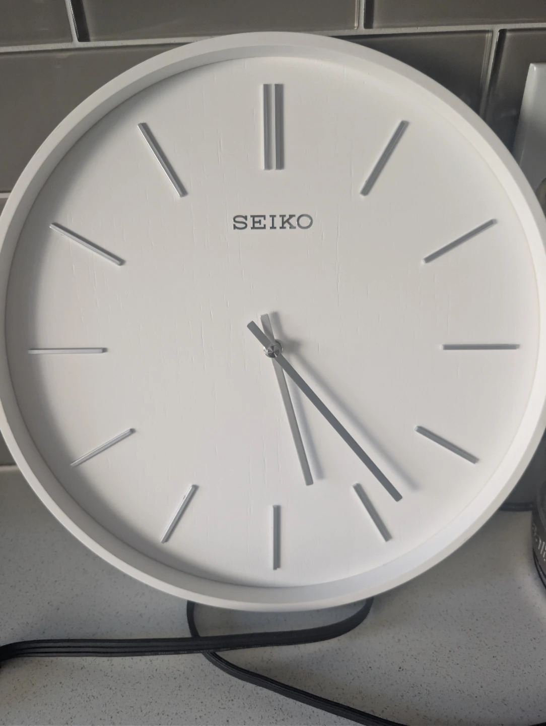 White Seiko QXA765W Quartz Wall Clock - photo 4