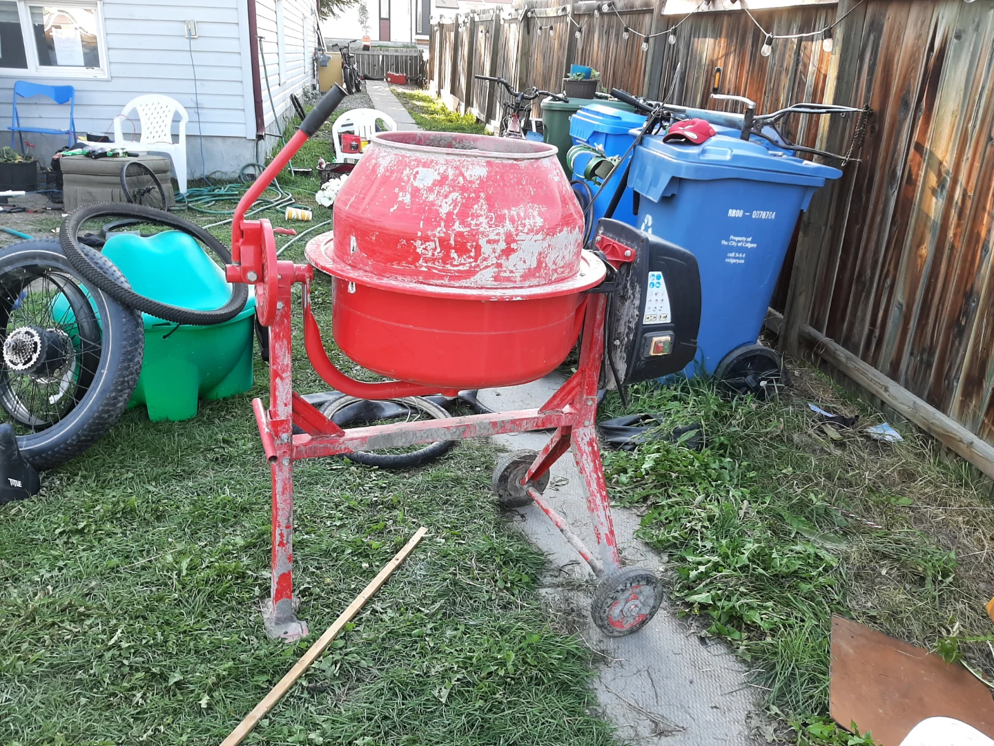 RED CONCRETE MIXER - 115 L / 4 CU FT DRUM CAPACITY