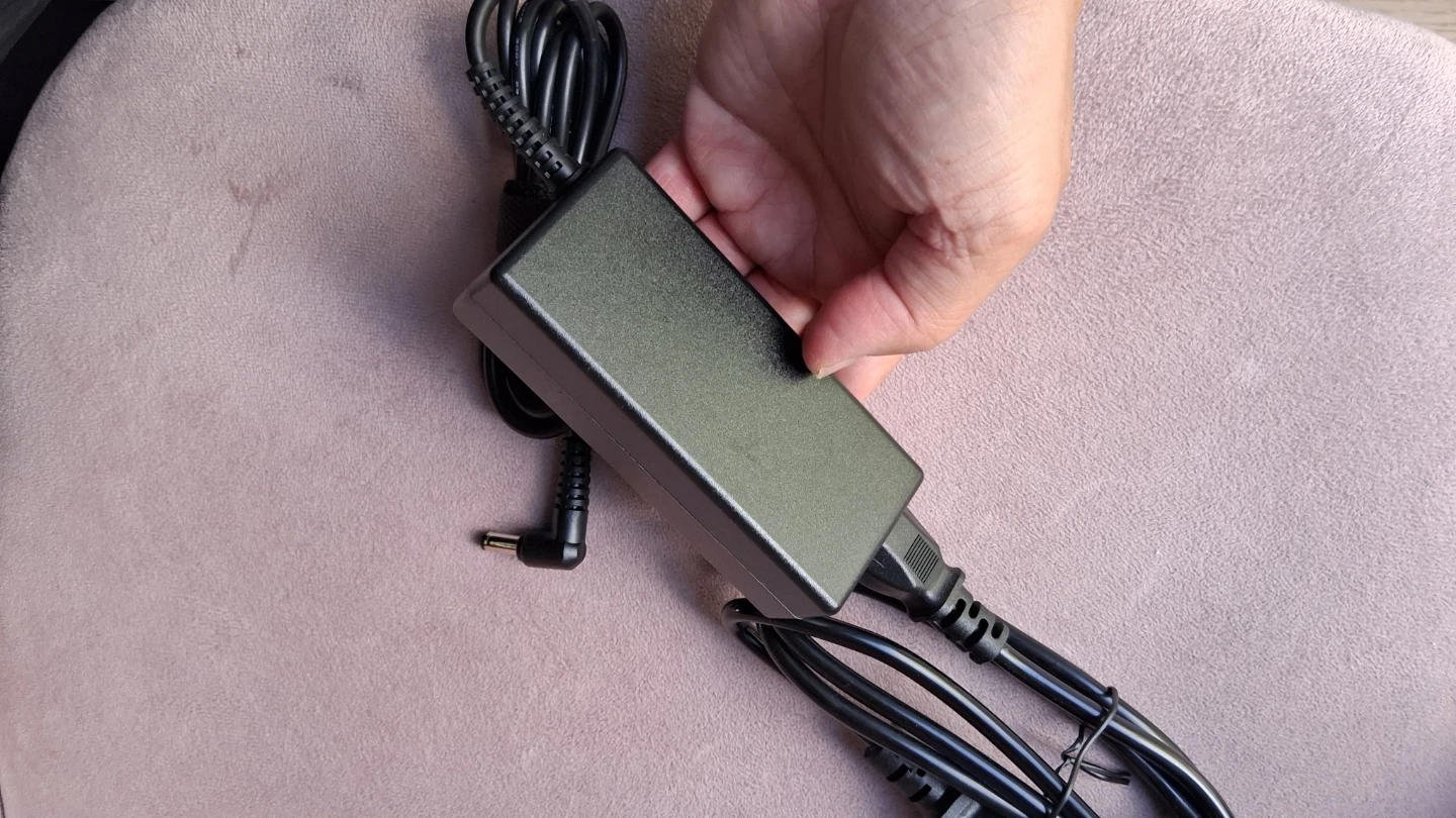 19V DC power adaptor 3.42A with DC 5.5mm x 2.5mm barrel jack - photo 4