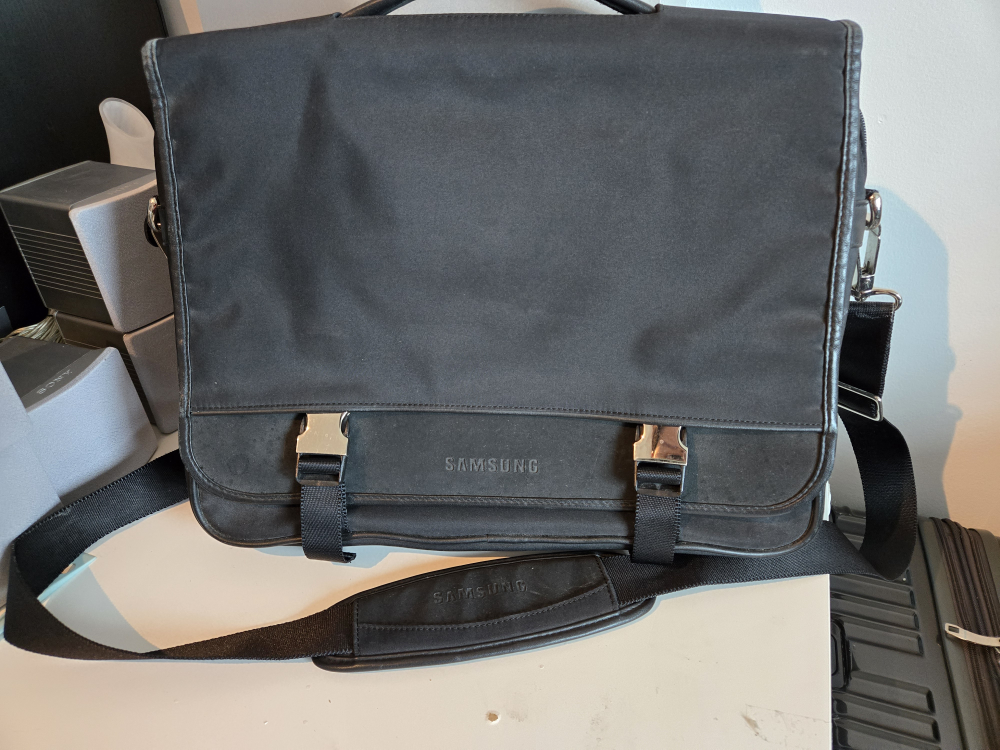 Samsung Messenger Bag