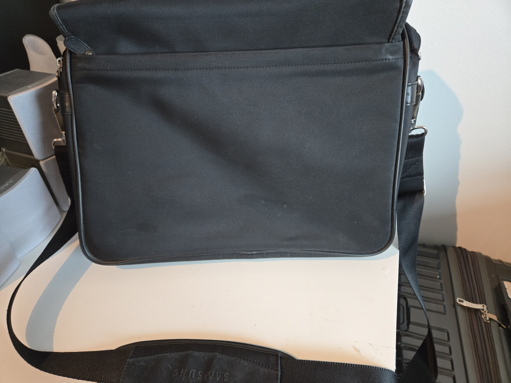 Samsung Messenger Bag - photo 5