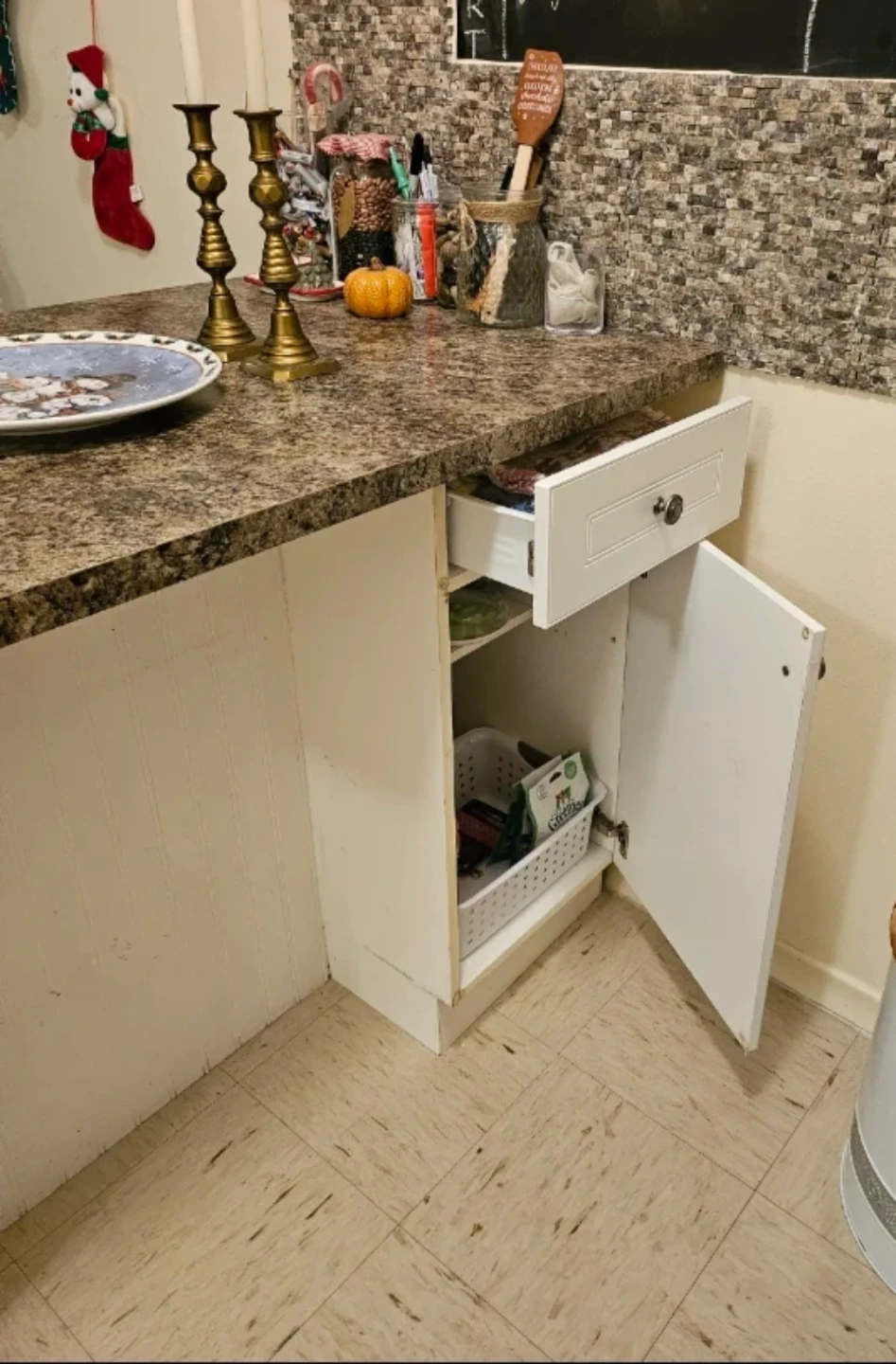 Kitchen / Dining Room Island - photo 4