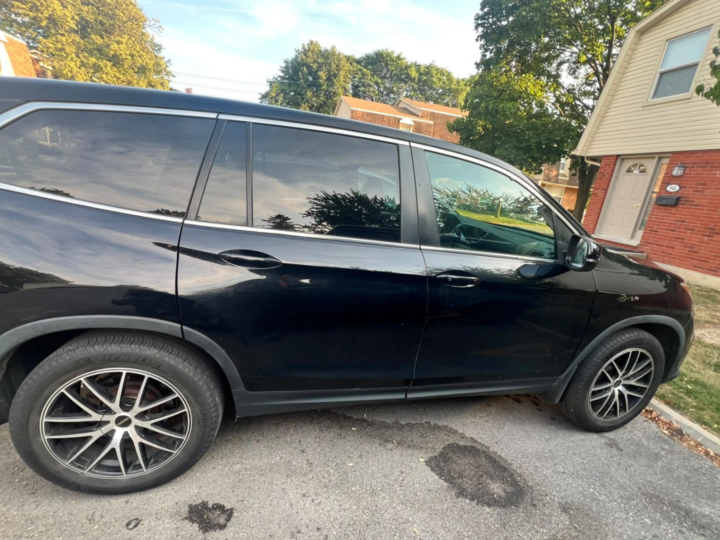 2019 Black Honda Pilot SUV - photo 3
