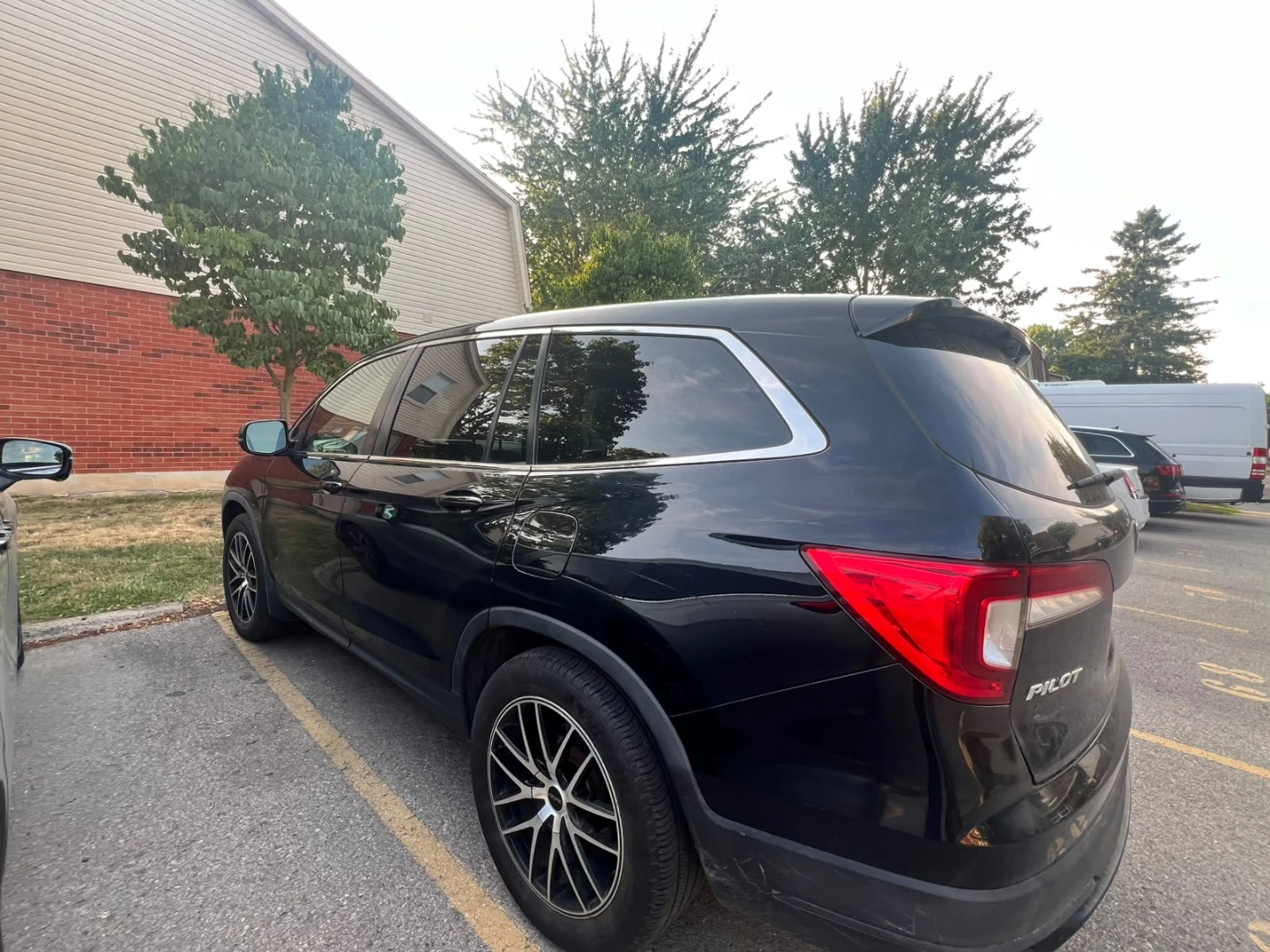 2019 Black Honda Pilot SUV - photo 4
