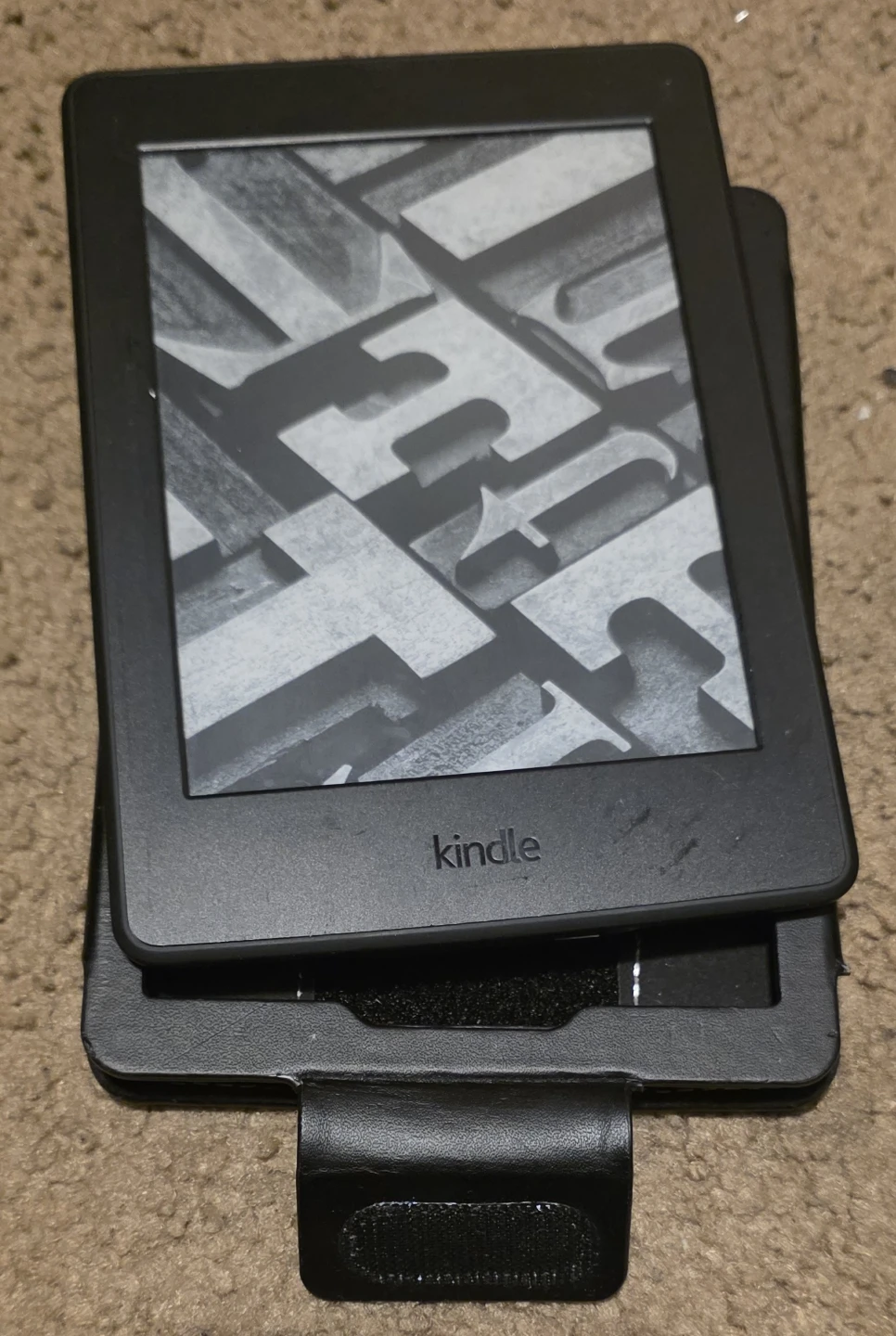 Amazon Kindle E-Reader with Case - photo 2
