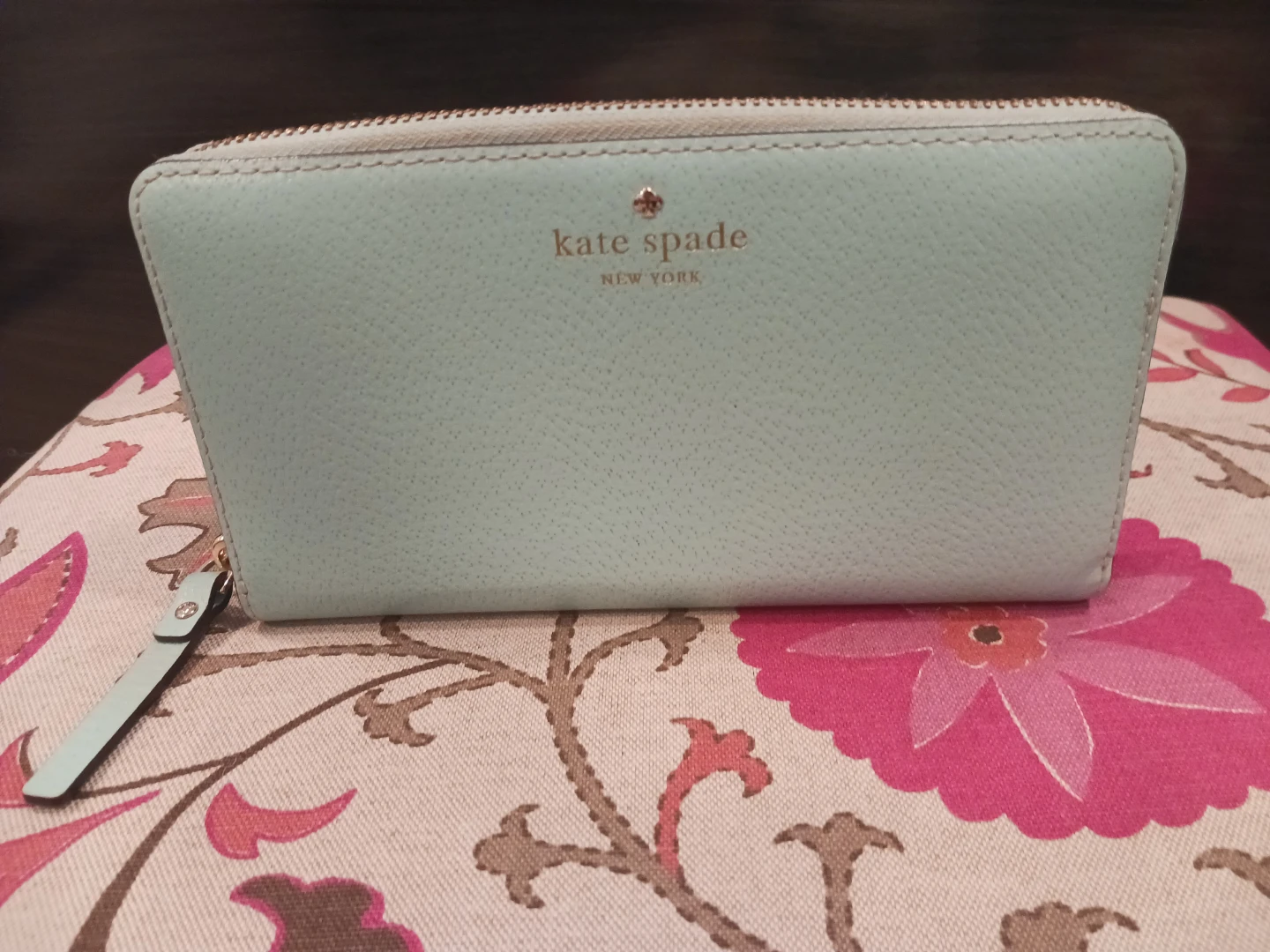 Kate Spade zip around wallet