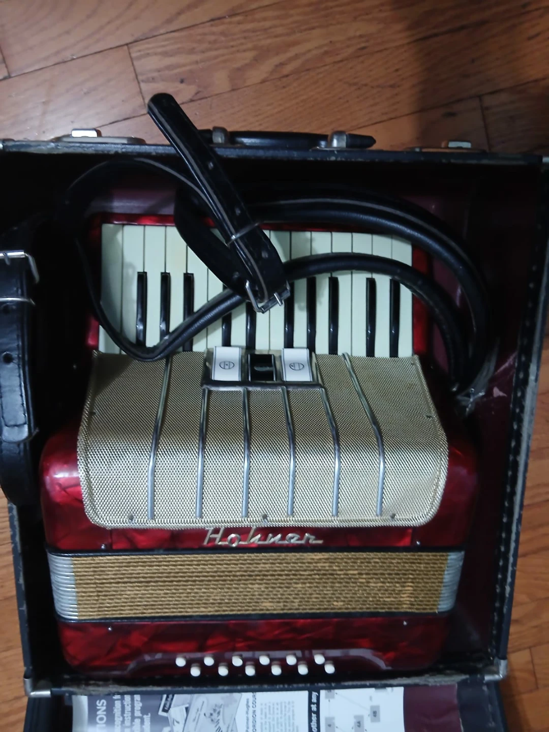 Hohner Accordion with Case and Music Books - photo 2