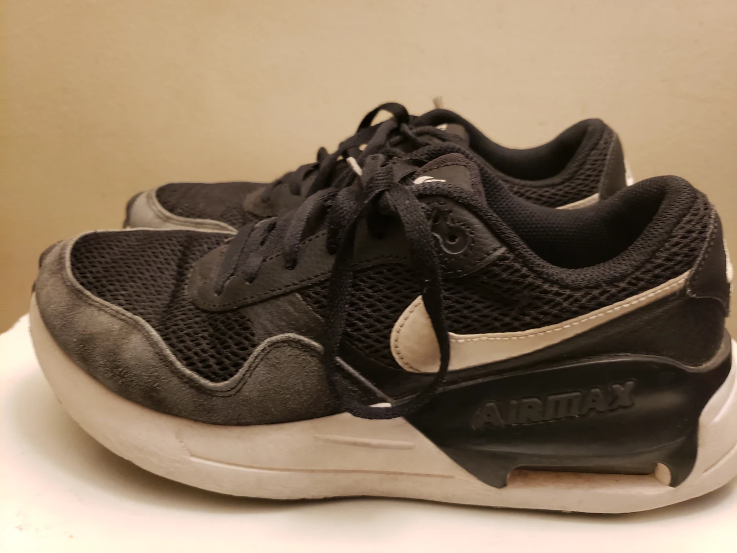 Men's Nike Air Max Sneakers size 8.5 - photo 2