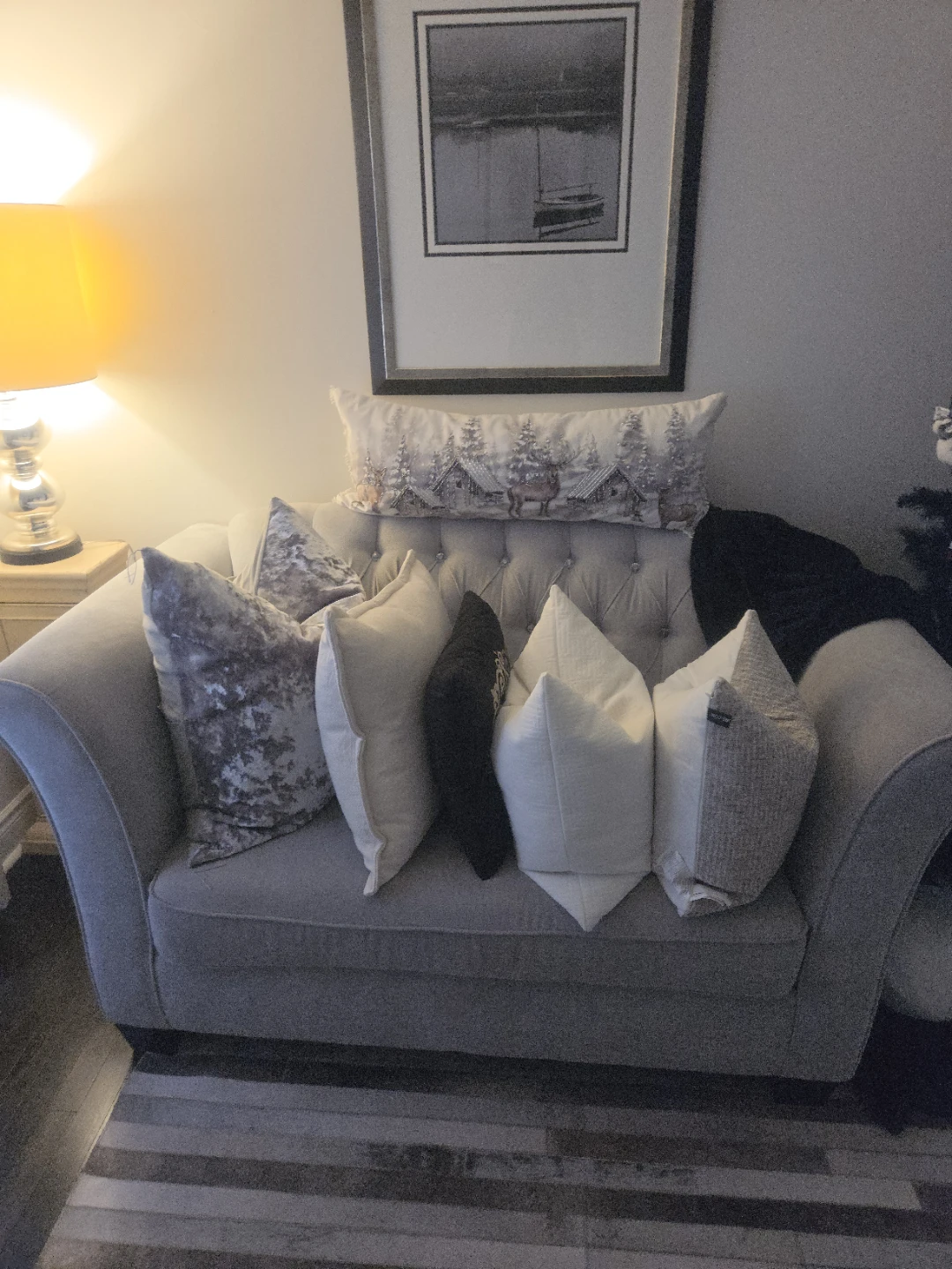 Grey tufted loveseat sofa - photo 5