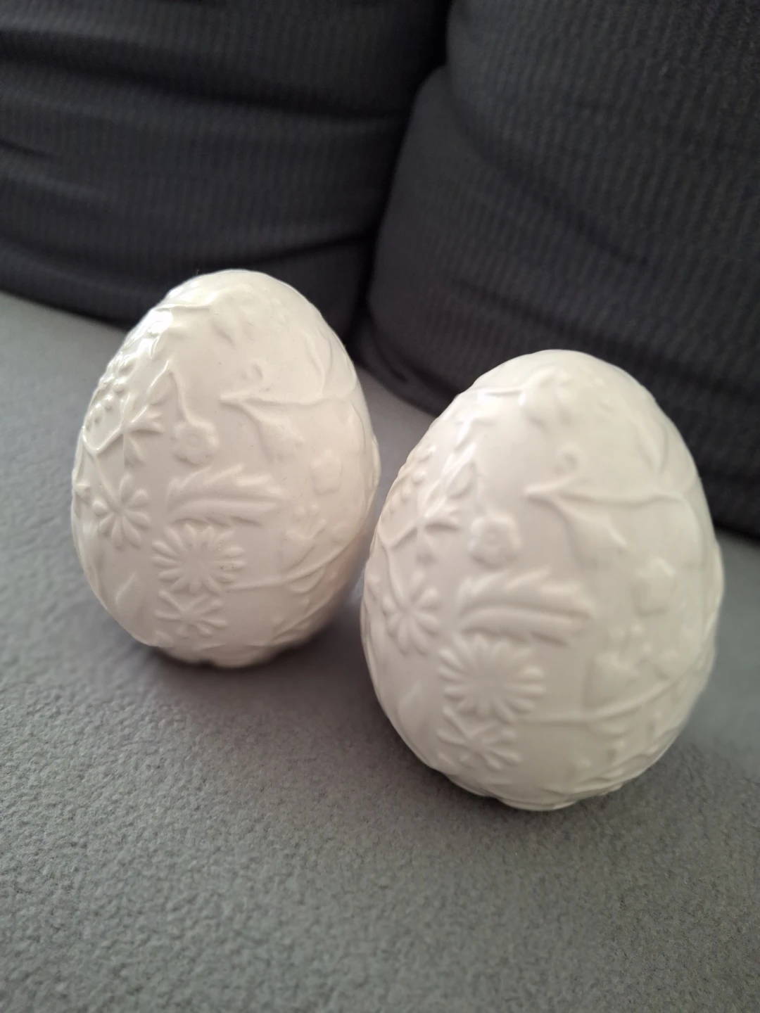 Two White Ceramic Embossed Egg Decorations - photo 3